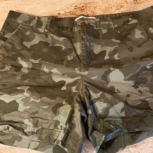 Old Navy Everyday Mid-Rise Shorts